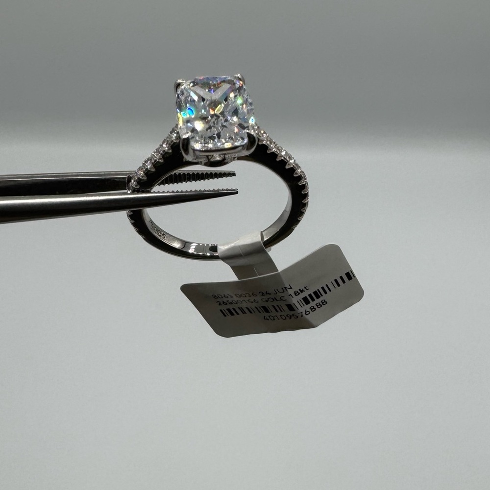 18k 3ct Cushion Cut Ring - Picture 6 of 12